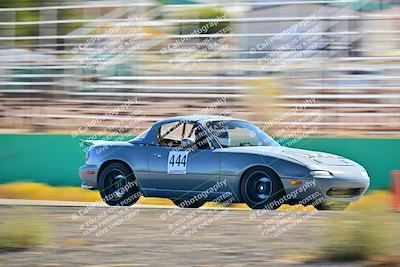 media/Oct-18-2025-Extreme Speed (Sat) [[d6d7e1fef1]]/Group 3 Purple/Session 3 (Turn 1)/